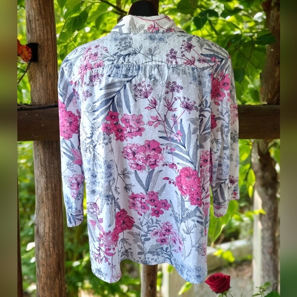 Karen Scott Textured Floral Cotton Button Down Blouse - Picture 4 of 7
